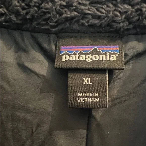 Patagonia Women's Dark Fleece Vest - Picture 2 of 6